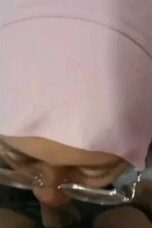 Bokep hijab cantik nyepong crotinn diwajah